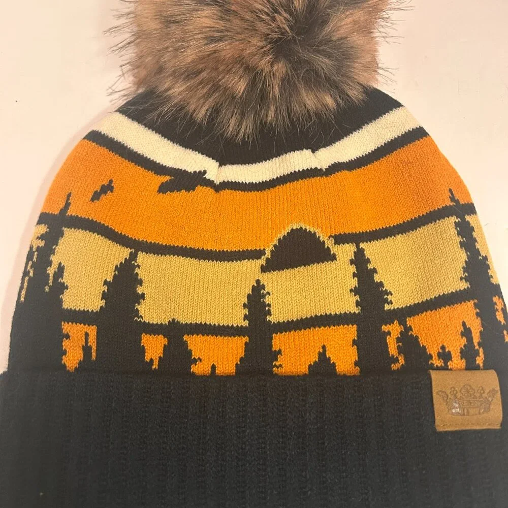 NWOT Crown Mountain Sunset Beanie – Faux Fur Pom – Knit Winter Hat - Picture 3 of 6